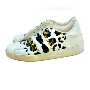 VALENTINO ROCKSTUD PONY HAIR SNEAKERS SZ37 $249 EXCELLENT CONDITION